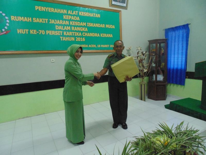 Penyerahan alat kesehatan